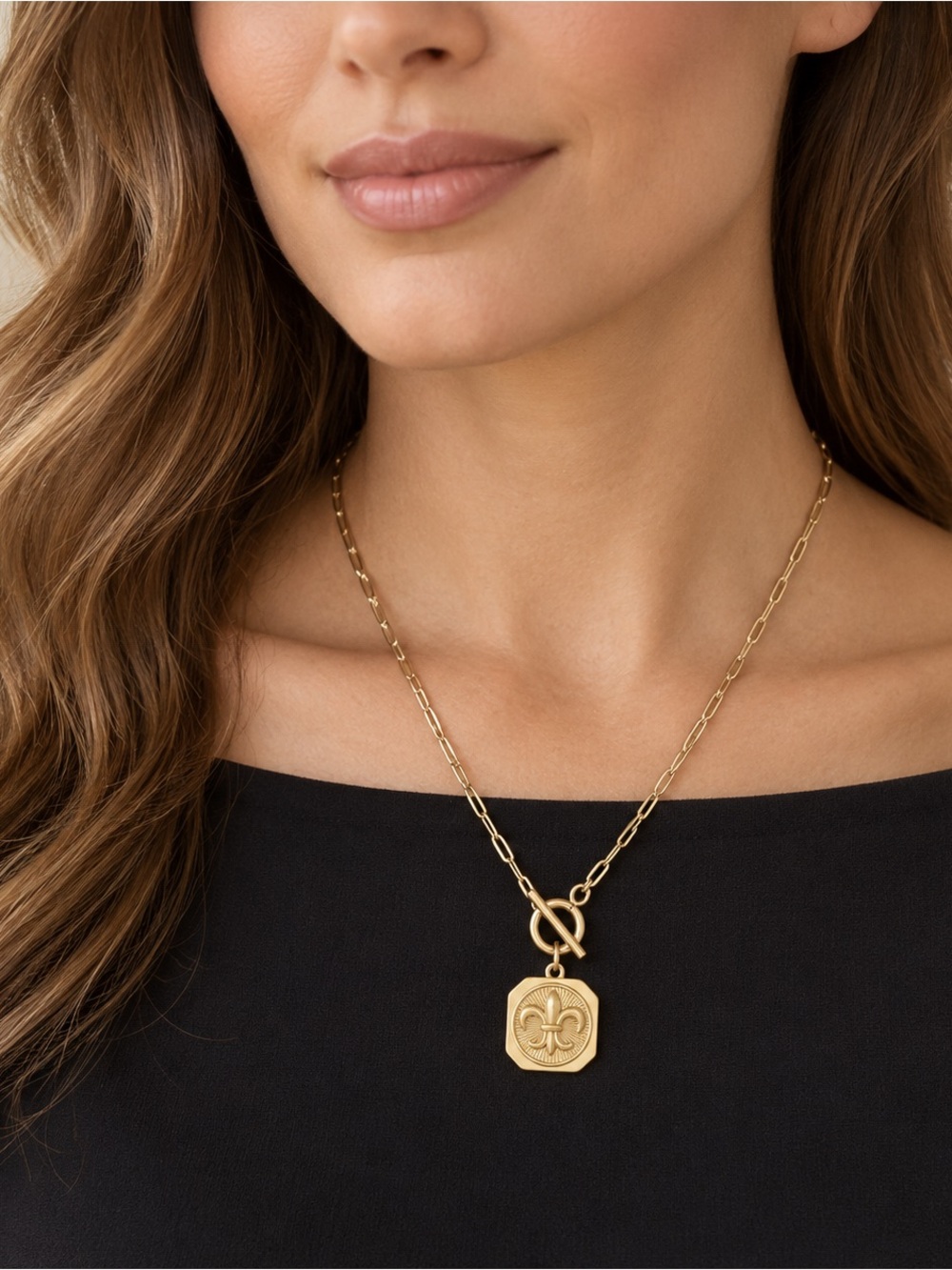 Gold Fleur-de-Lis Pendant Necklace